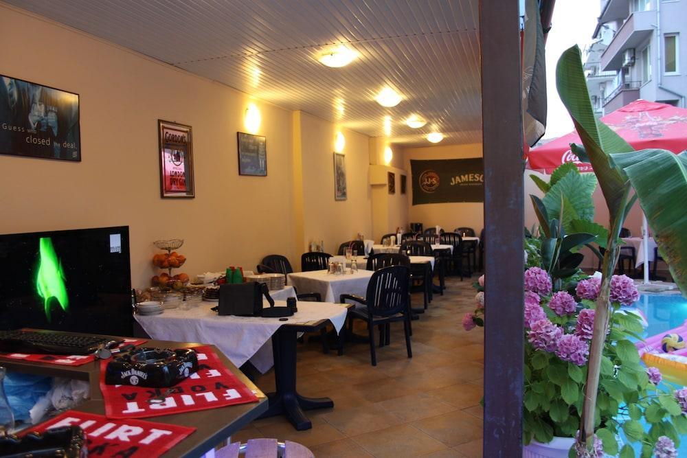 Italia Hotel Nesebar Esterno foto